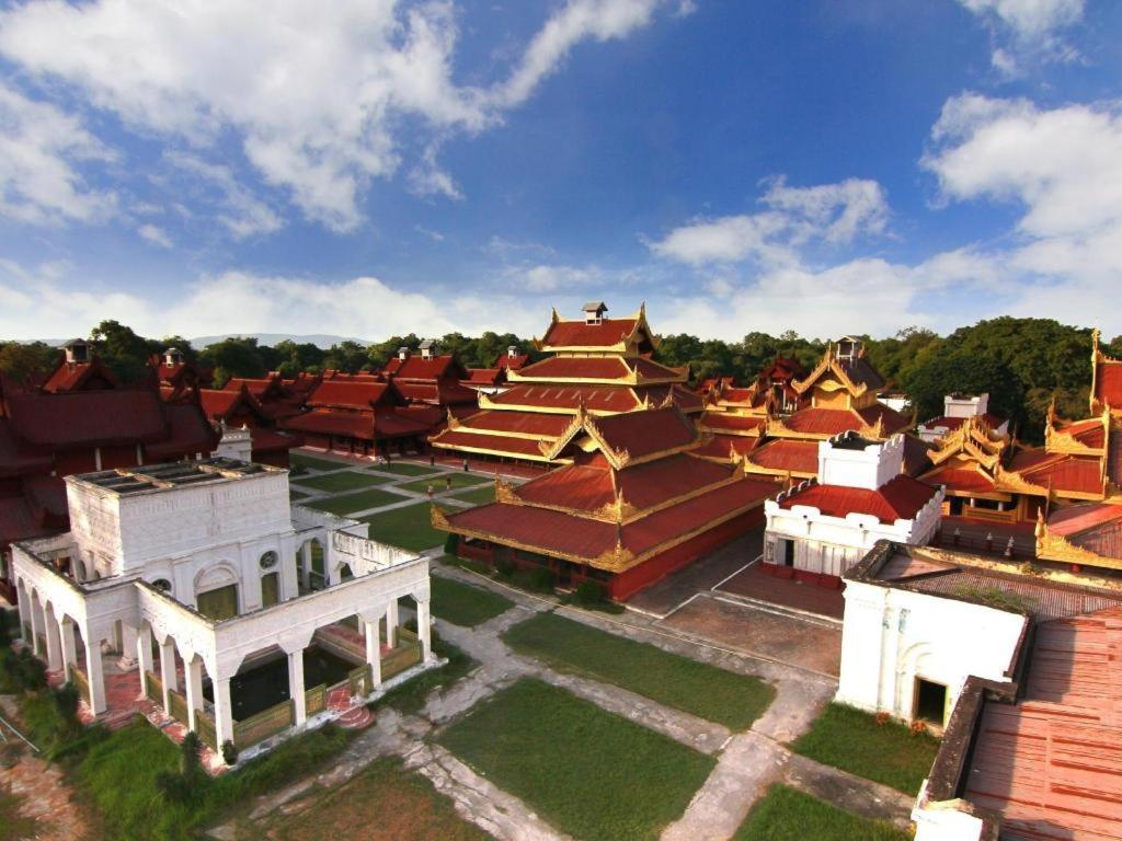 Hilton Mandalay Hotel Exterior foto